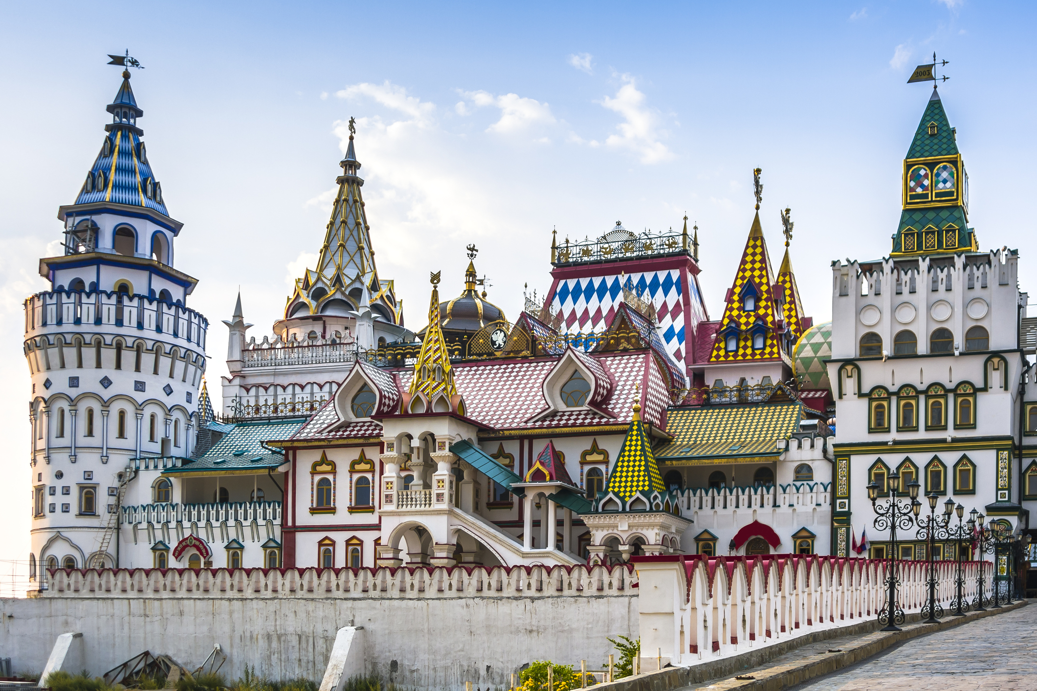 Izmaylovo Market and Kremlin with Moscow Metro Tour | Tsar Voyages